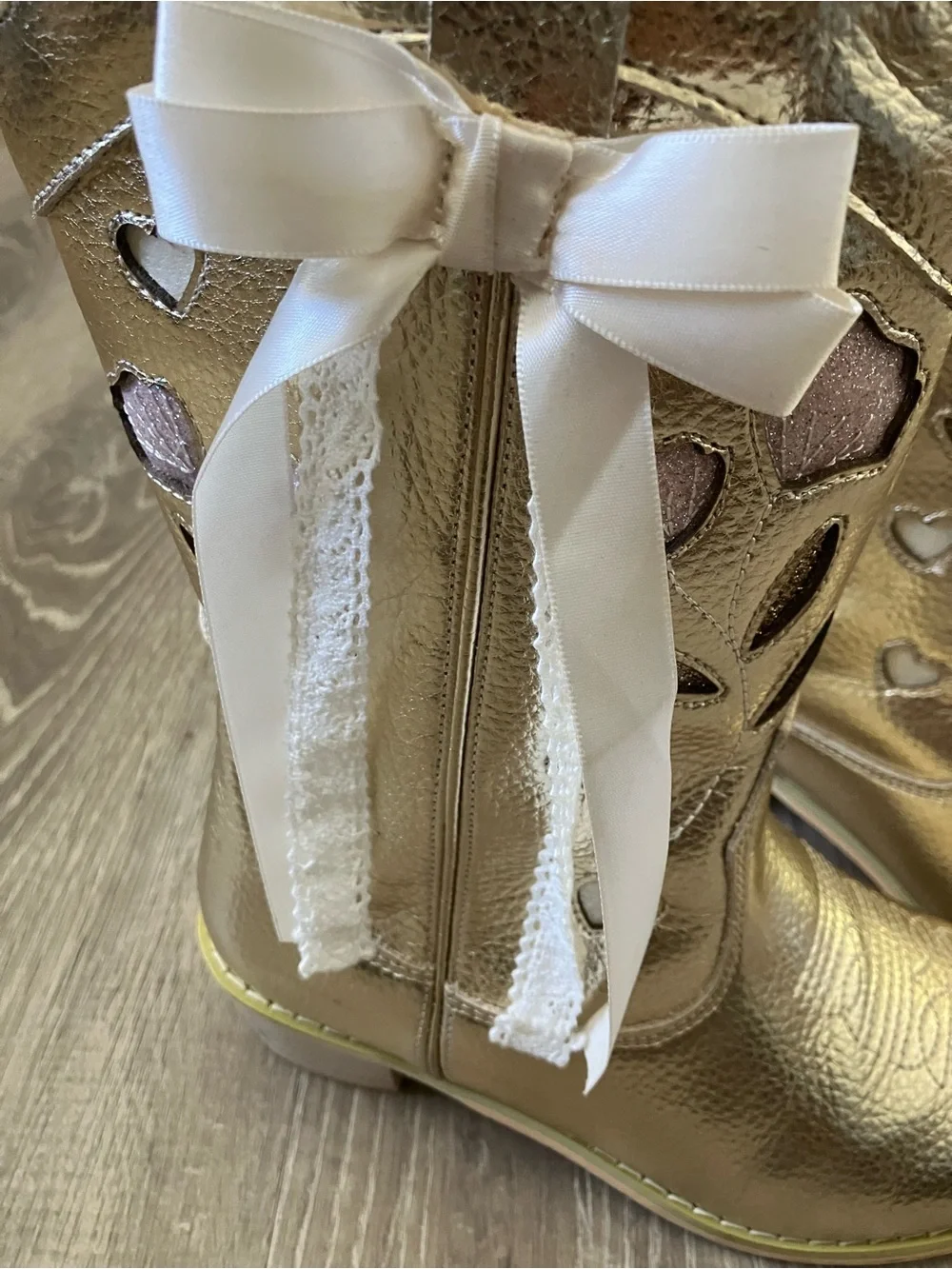 Gold Cowgirl Boots 🎀